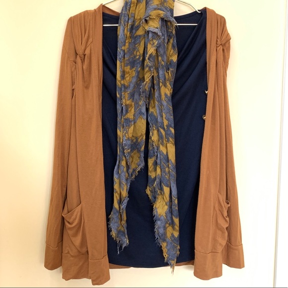 NWT Navy Cowlneck top - Picture 7 of 7